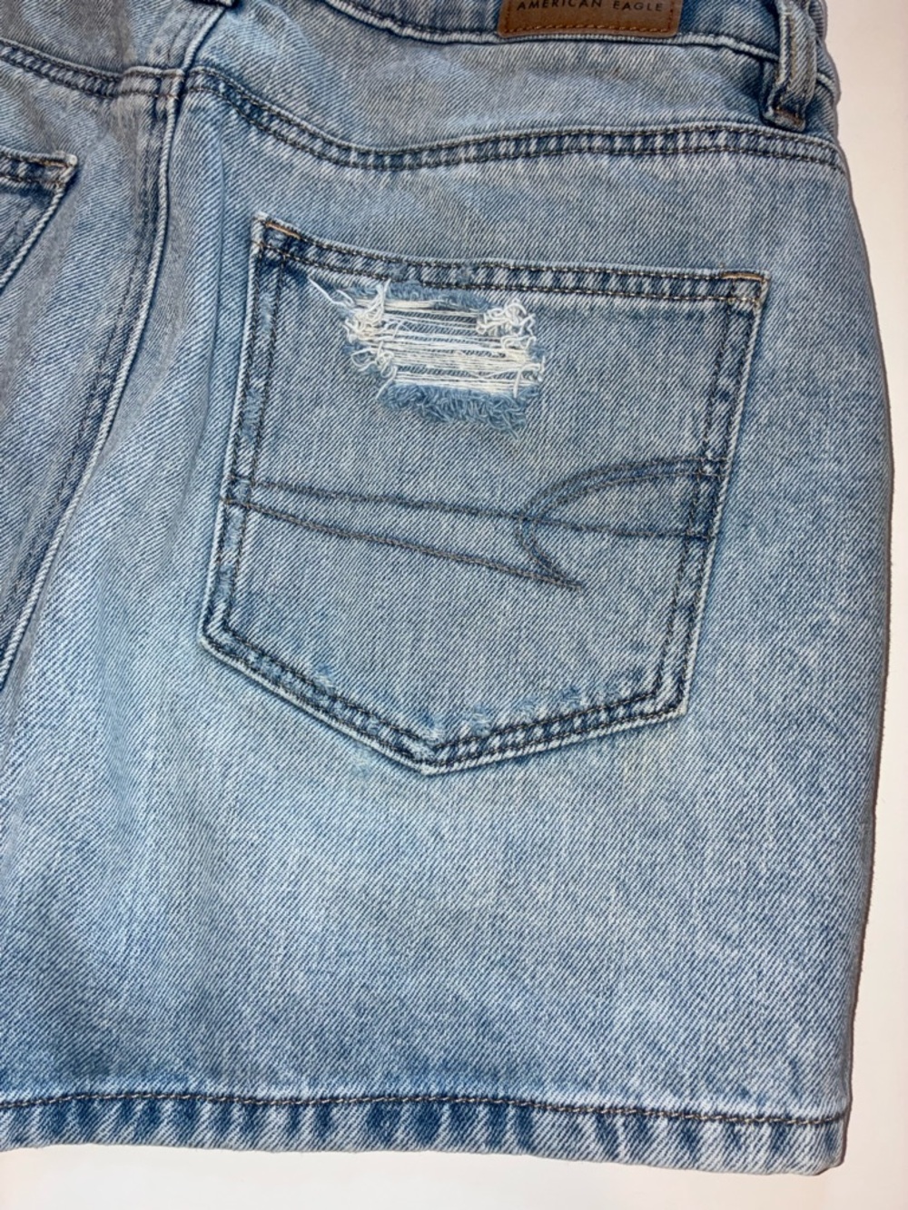 AE - Mom Distressed Shorts - Picture 6 of 7
